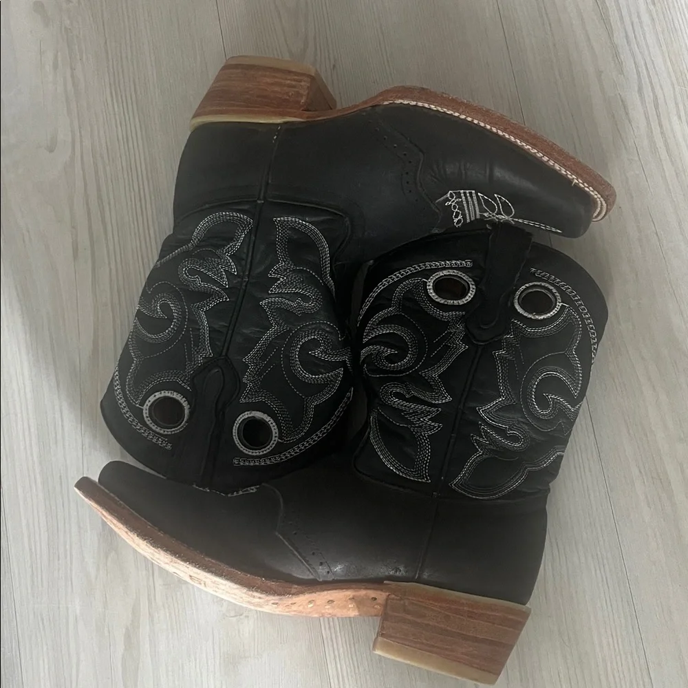 Innovation Black Western Boots